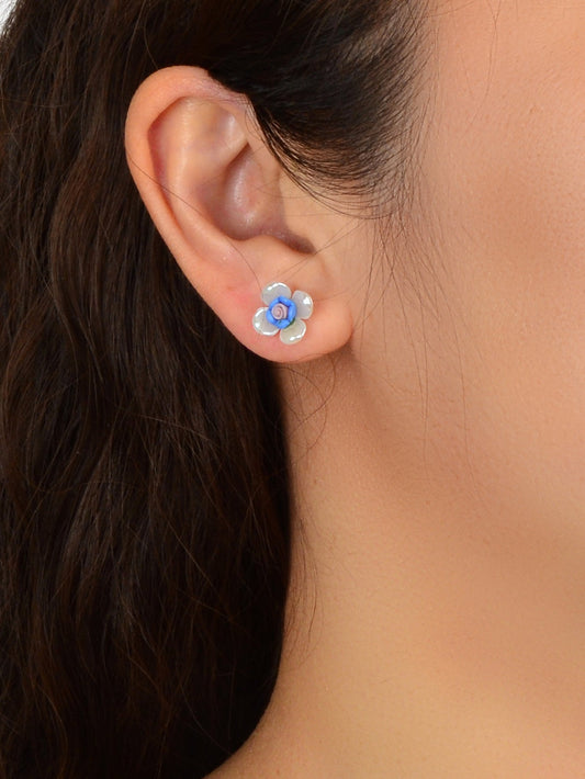 Sweet Elegant White Blue Resin Petal Hypoallergenic Chic Flower Stud