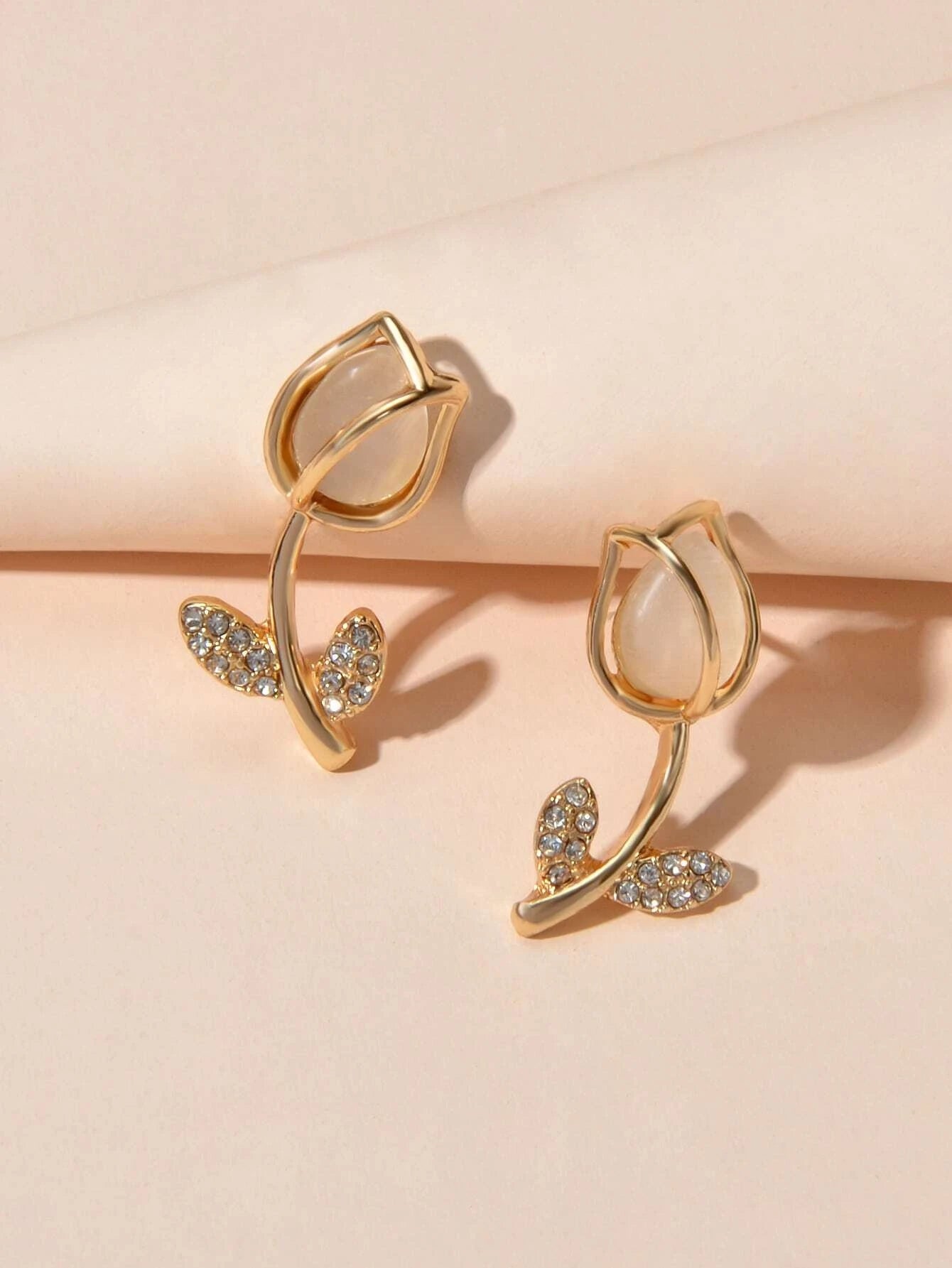 Gold Tone Fancy Gorgeous Crystal Stud Lovely Floral Earrings Party