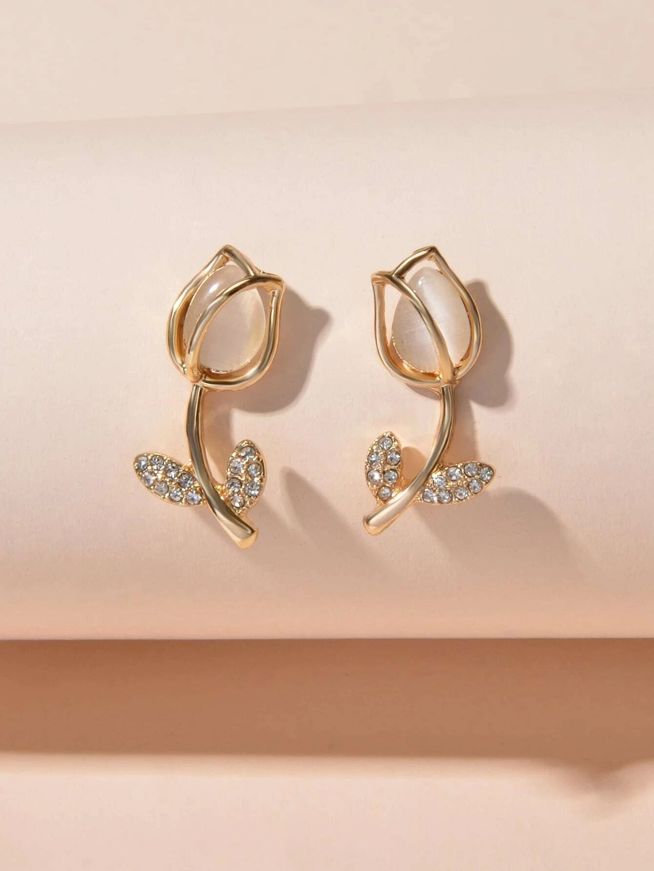 Gold Tone Fancy Gorgeous Crystal Stud Lovely Floral Earrings Party