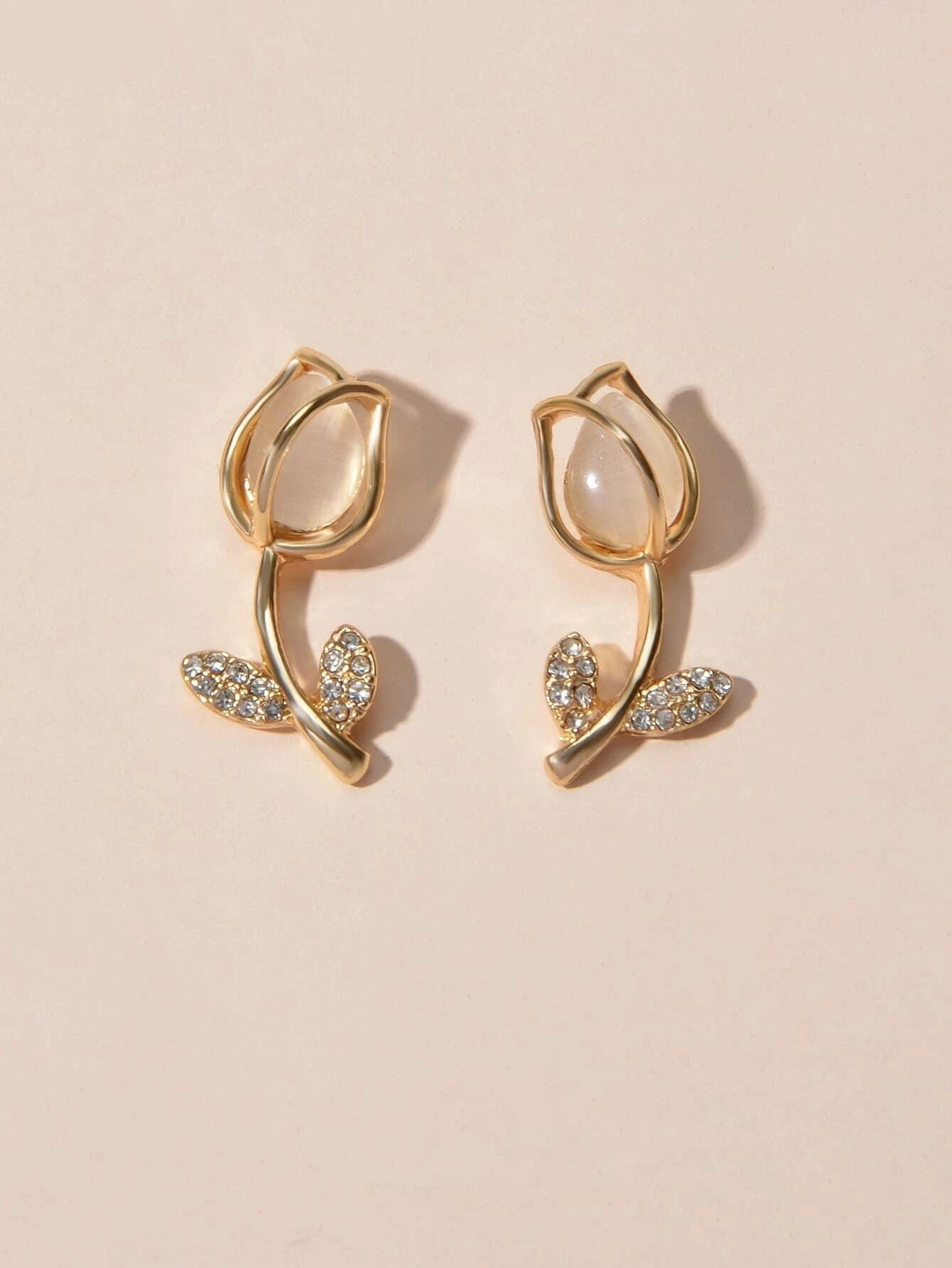 Gold Tone Fancy Gorgeous Crystal Stud Lovely Floral Earrings Party