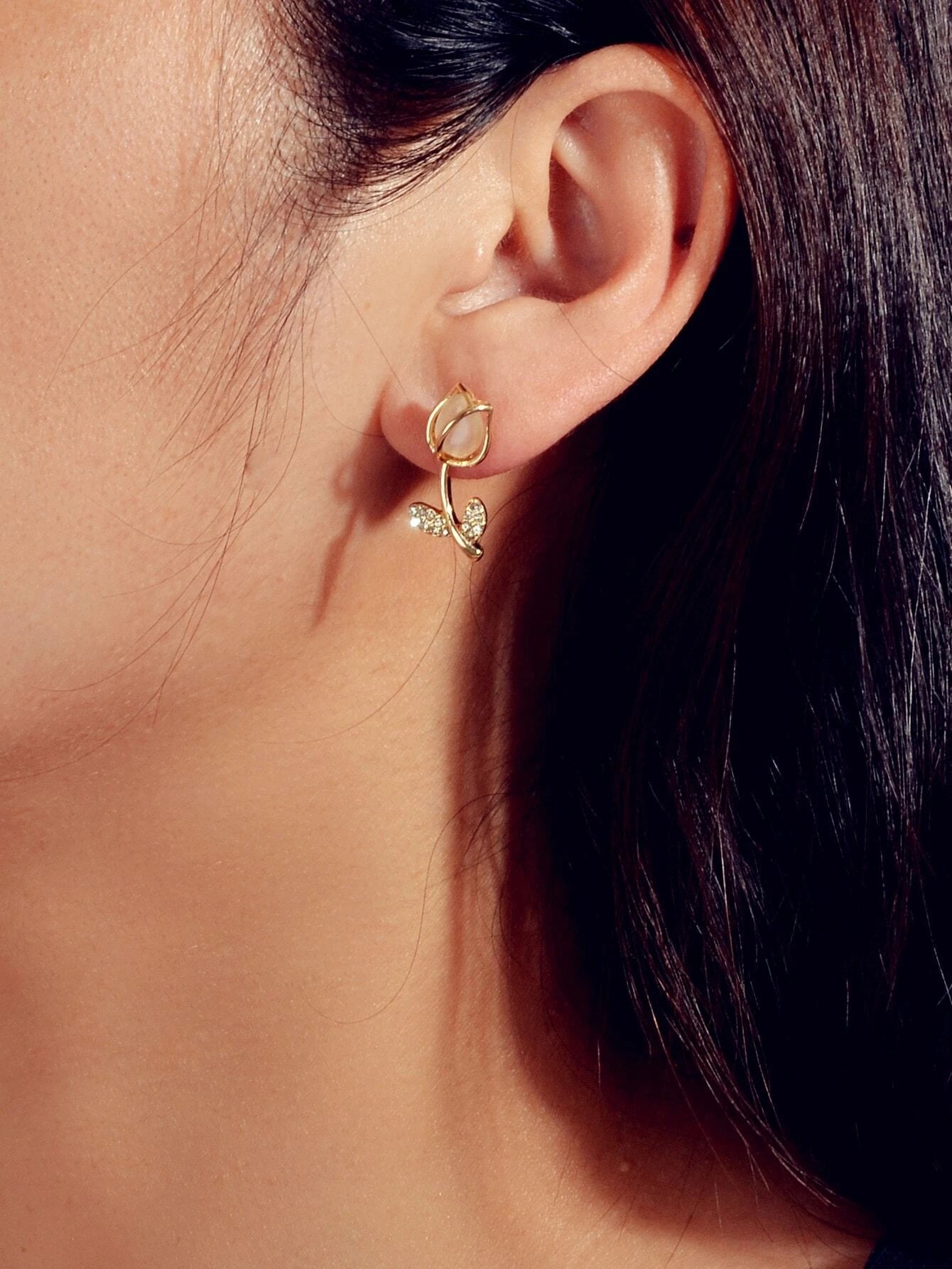 Gold Tone Fancy Gorgeous Crystal Stud Lovely Floral Earrings Party