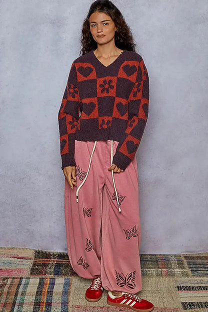 POL V-Neck Heart Pattern Checkered Sweater
