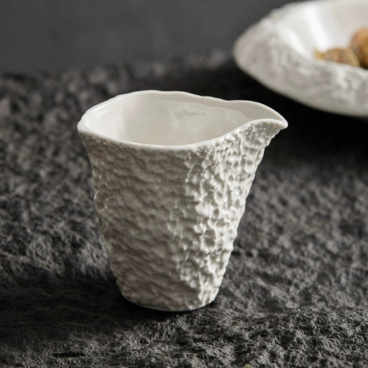 Textured Rock-Style Ceramic Sauce Cup – White Pouring Jug for Gravy, M