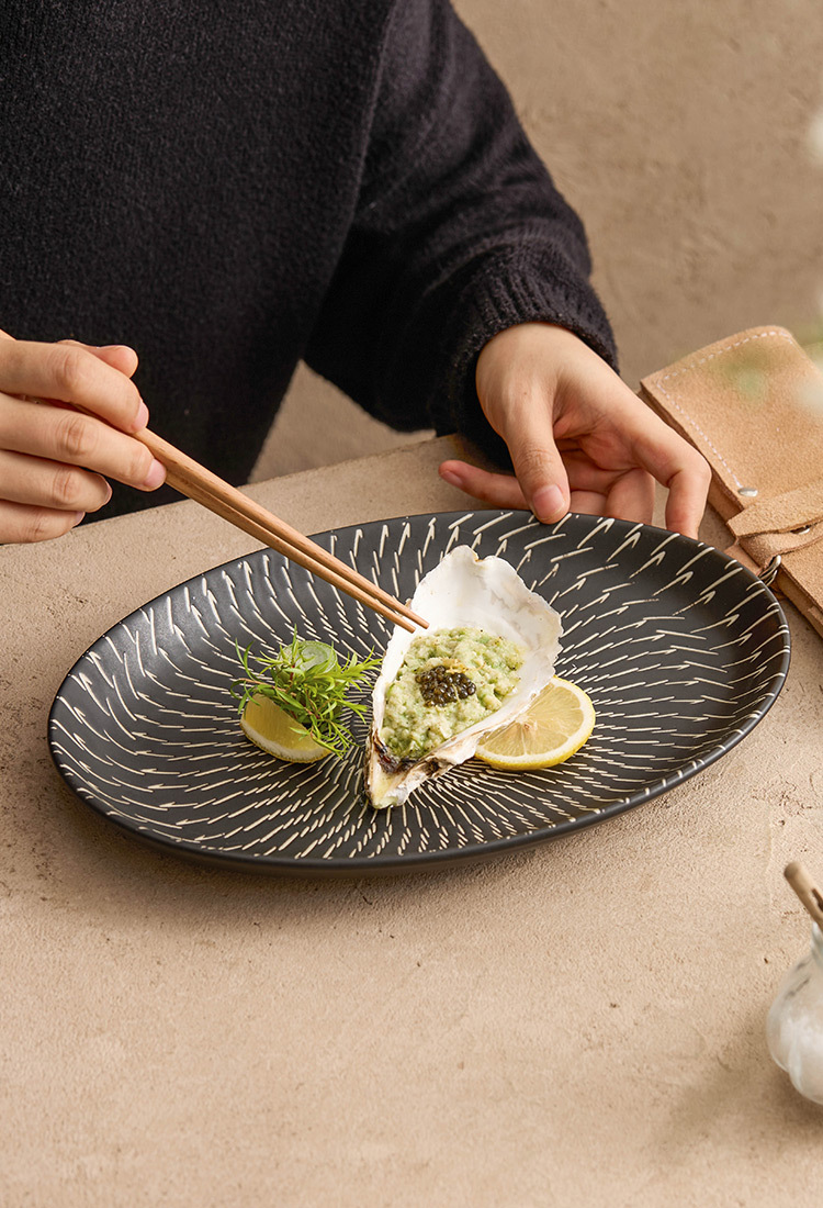 Luxury Ceramic Serving Plate – 11" Black Rectangular Porcelain Dish