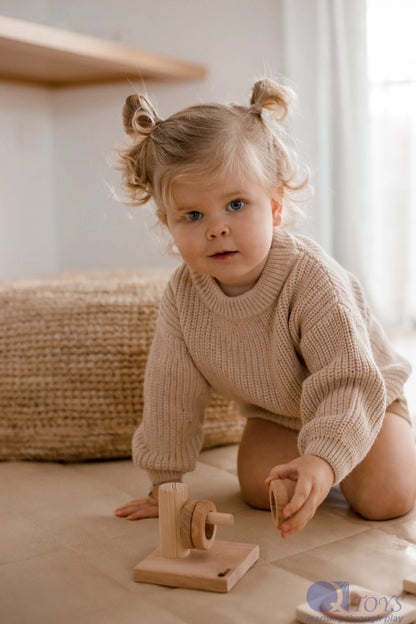 QToys Australia (USA) Horizontal Hanger